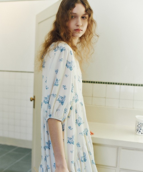 Cath Kidston(キャスキッドソン)の「パフスリーブ ティアードワンピース(ワンピース・レディース・サックスブルー/ブラック/アイボリー・FREE)」の11枚目の写真