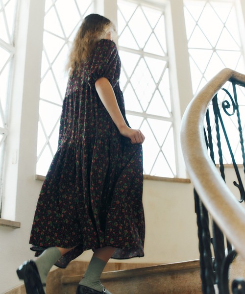 Cath Kidston(キャスキッドソン)の「パフスリーブ ティアードワンピース(ワンピース・レディース・サックスブルー/ブラック/アイボリー・FREE)」の22枚目の写真