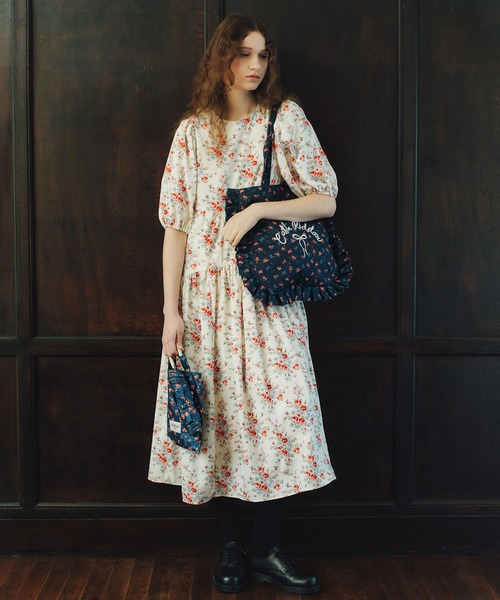 Cath Kidston(キャスキッドソン)の「パフスリーブ ティアードワンピース(ワンピース・レディース・サックスブルー/ブラック/アイボリー・FREE)」の14枚目の写真