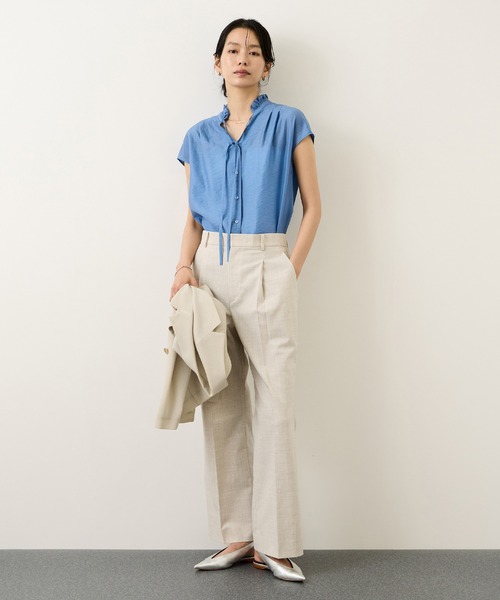 ROPE'(ロペ)の「【WEB限定カラー】スタンドフリルスキッパーブラウス(無地・ピンストライプ)/イージーケア(シャツ/ブラウス・レディース・ブラック/ブルー/ホワイト系その他/ピンク・FREE)」の6枚目の写真