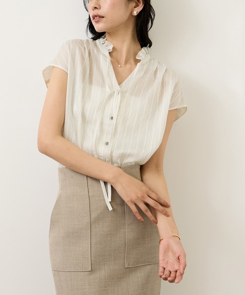 ROPE'(ロペ)の「【WEB限定カラー】スタンドフリルスキッパーブラウス(無地・ピンストライプ)/イージーケア(シャツ/ブラウス・レディース・ブラック/ブルー/ホワイト系その他/ピンク・FREE)」の7枚目の写真