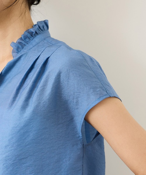 ROPE'(ロペ)の「【WEB限定カラー】スタンドフリルスキッパーブラウス(無地・ピンストライプ)/イージーケア(シャツ/ブラウス・レディース・ブラック/ブルー/ホワイト系その他/ピンク・FREE)」の17枚目の写真