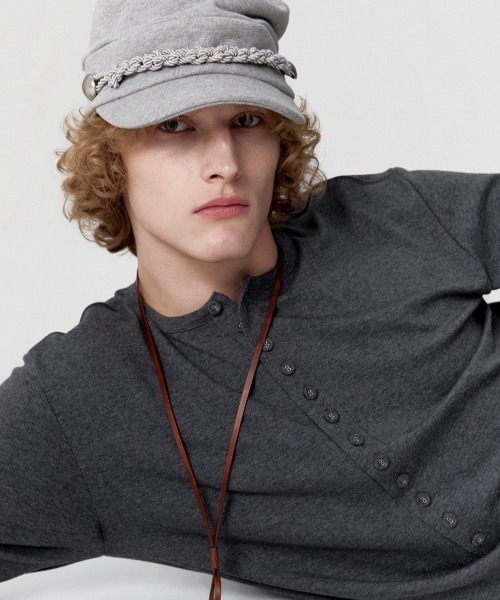 ESC STUDIO(イーエスシースタジオ)の「【ESC STUDIO】covered button henley / 【イーエスシーステュディオ】カバードボタンヘンリー長袖Tシャツ(Tシャツ/カットソー・メンズ・チャコール/ホワイト・ONE SIZE)」の9枚目の写真