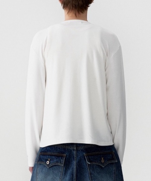 ESC STUDIO(イーエスシースタジオ)の「【ESC STUDIO】covered button henley / 【イーエスシーステュディオ】カバードボタンヘンリー長袖Tシャツ(Tシャツ/カットソー・メンズ・チャコール/ホワイト・ONE SIZE)」の7枚目の写真