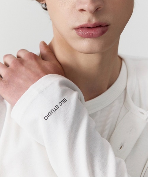 ESC STUDIO(イーエスシースタジオ)の「【ESC STUDIO】covered button henley / 【イーエスシーステュディオ】カバードボタンヘンリー長袖Tシャツ(Tシャツ/カットソー・メンズ・チャコール/ホワイト・ONE SIZE)」の15枚目の写真