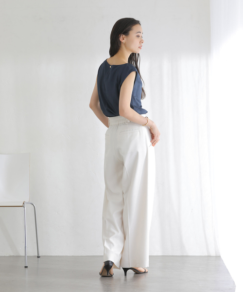 La TOTALITE(ラトータリテ)の「【洗える】アシメフリルブラウス(シャツ/ブラウス・レディース・アイボリー/ネイビー/ホワイト・38/36)」の4枚目の写真