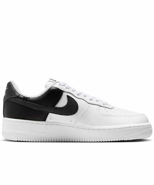 NIKE(ナイキ)の「ナイキ エア フォース 1 '07 ウィメンズシューズ / Nike Air Force 1 '07 Women's Shoes IR0872-001 Black(スニーカー・レディース・ブラック・24/24.5/25/23/22/22.5/23.5/25.5/26)」の3枚目の写真