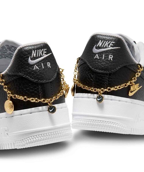 NIKE(ナイキ)の「ナイキ エア フォース 1 '07 ウィメンズシューズ / Nike Air Force 1 '07 Women's Shoes IR0872-001 Black(スニーカー・レディース・ブラック・24/24.5/25/23/22/22.5/23.5/25.5/26)」の9枚目の写真