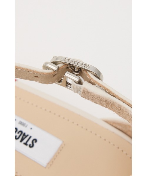 STACCATO(スタッカート)の「アーバンアンクルサンダル(サンダル・レディース・ホワイト/ブラック・22.5cm/23cm/23.5cm/24cm/24.5cm)」の4枚目の写真