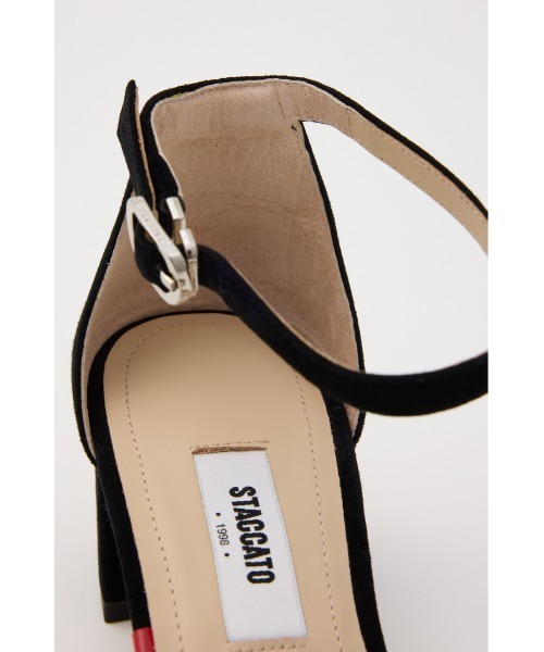 STACCATO(スタッカート)の「アーバンアンクルサンダル(サンダル・レディース・ホワイト/ブラック・22.5cm/23cm/23.5cm/24cm/24.5cm)」の21枚目の写真