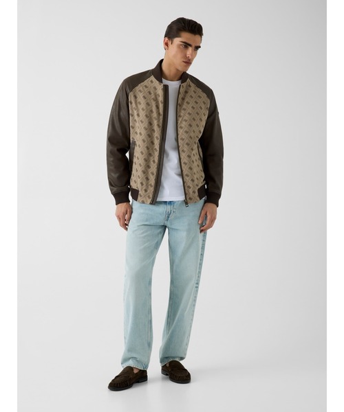 Guess（ゲス）の「MONOGRAM Bomber ジャケット アウター ブルゾン（ブルゾン・メンズ・ベージュ・X-LARGE/LARGE/MEDIUM/SMALL）」の4枚目の写真