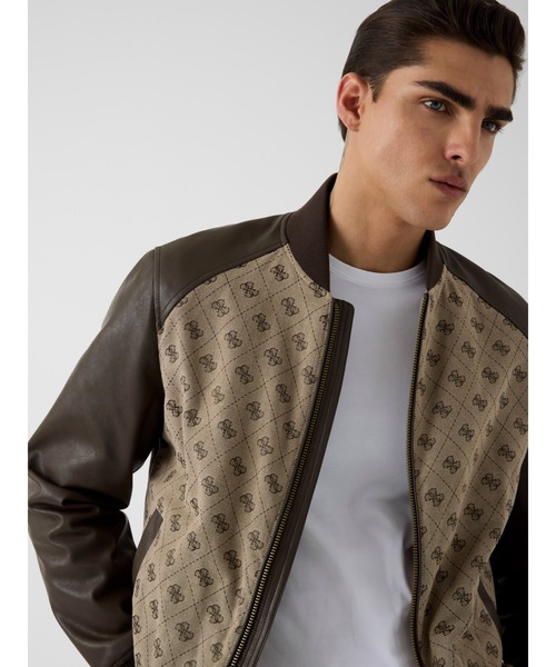 Guess（ゲス）の「MONOGRAM Bomber ジャケット アウター ブルゾン（ブルゾン・メンズ・ベージュ・X-LARGE/LARGE/MEDIUM/SMALL）」の3枚目の写真