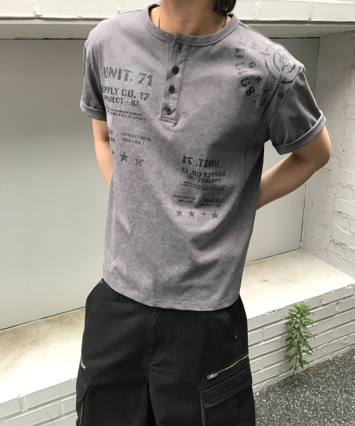KICHUL(キチョル)の「Proto Sight Henley T-shirt (Charcoal)(Tシャツ/カットソー・レディース・その他・SMALL/MEDIUM/LARGE)」の3枚目の写真