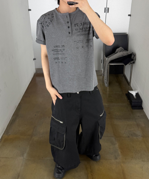 KICHUL(キチョル)の「Proto Sight Henley T-shirt (Charcoal)(Tシャツ/カットソー・レディース・その他・SMALL/MEDIUM/LARGE)」の4枚目の写真