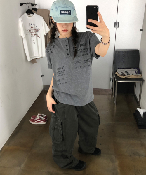 KICHUL(キチョル)の「Proto Sight Henley T-shirt (Charcoal)(Tシャツ/カットソー・レディース・その他・SMALL/MEDIUM/LARGE)」の5枚目の写真