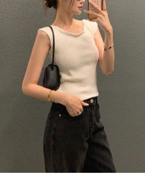 CHUL(チュル)の「バックリボンニット ノースリーブトップス(その他トップス・レディース・ブラウン/ホワイト/ブラック/アイボリー・FREE)」の1枚目の写真