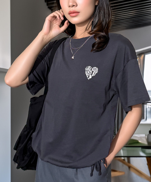 Chandelier(シャンデリア)の「裾シャーリング 美シルエット ソフトコットンTシャツ(Tシャツ/カットソー・レディース・ブラック系1/チャコールグレー/ピンク系/ブラック系/ホワイト系・M/L)」の12枚目の写真