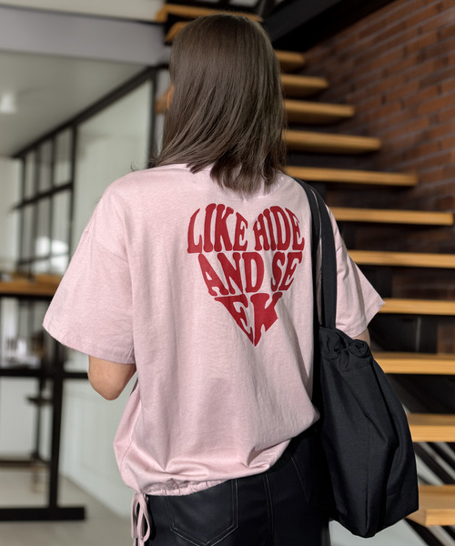 Chandelier(シャンデリア)の「裾シャーリング 美シルエット ソフトコットンTシャツ(Tシャツ/カットソー・レディース・ブラック系1/チャコールグレー/ピンク系/ブラック系/ホワイト系・M/L)」の7枚目の写真