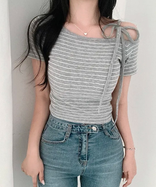 VIVID LADY(ビビッドレディー)の「リボンワンショルダー ボーダー 半袖トップス(Tシャツ/カットソー・レディース・グレー/ブラック/アイボリー・FREE)」の12枚目の写真