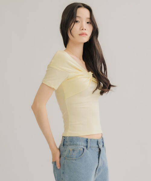 NEUNA(ヌナ)の「【全骨格デコルテ美人が叶う】デコルテリボンカットソー(Tシャツ/カットソー・レディース・ブラック/イエロー・FREE)」の21枚目の写真