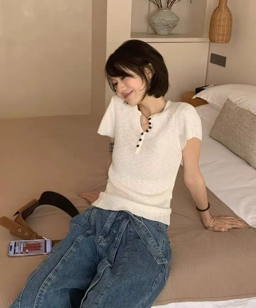AVYL(アヴィル)の「ボーダー ヘンリーネックコンパクトTシャツ(Tシャツ/カットソー・レディース・ホワイト/ホワイト×ブラック・M)」の11枚目の写真