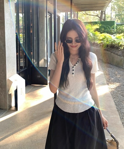 AVYL(アヴィル)の「ボーダー ヘンリーネックコンパクトTシャツ(Tシャツ/カットソー・レディース・ホワイト/ホワイト×ブラック・M)」の16枚目の写真