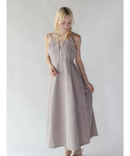 :ETHROF(イーサオブ)の「FLARE DENIM JUMPER SKIRT(ワンピース・レディース・ベージュ/ブラック・MEDIUM)」の7枚目の写真