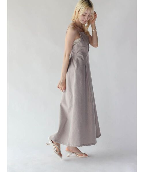 :ETHROF(イーサオブ)の「FLARE DENIM JUMPER SKIRT(ワンピース・レディース・ベージュ/ブラック・MEDIUM)」の10枚目の写真