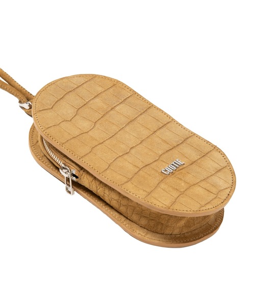 COOTIE PRODUCTIONS（クーティープロダクションズ）の「Leather Pill Bag（ショルダーバッグ・メンズ・ベージュ系その他/ブラック・FREE）」の5枚目の写真