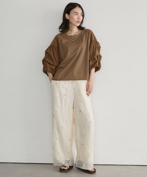 Doux archives（ドゥアルシーヴ）の「【接触冷感／イージーケア】タックデザイントップス／（Tシャツ/カットソー・レディース・チャコールグレー/ブラウン/オフホワイト・FREE）」の5枚目の写真