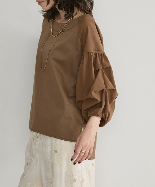 Doux archives（ドゥアルシーヴ）の「【接触冷感／イージーケア】タックデザイントップス／（Tシャツ/カットソー・レディース・チャコールグレー/ブラウン/オフホワイト・FREE）」の17枚目の写真