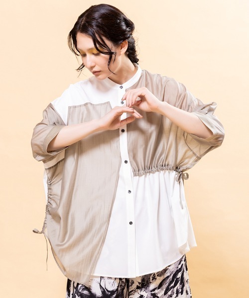 OSMOSIS（オズモーシス）の「ドローストリング切替ブラウス（シャツ/ブラウス・レディース・ブルー/ベージュ/ブラック・ONE SIZE）」の3枚目の写真