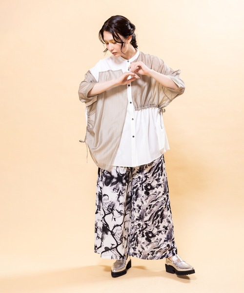 OSMOSIS（オズモーシス）の「ドローストリング切替ブラウス（シャツ/ブラウス・レディース・ブルー/ベージュ/ブラック・ONE SIZE）」の4枚目の写真