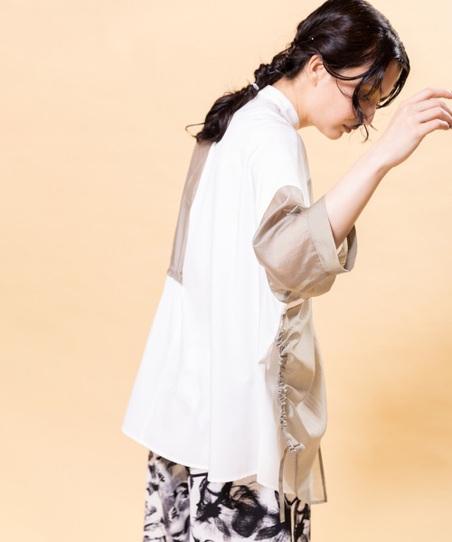 OSMOSIS（オズモーシス）の「ドローストリング切替ブラウス（シャツ/ブラウス・レディース・ブルー/ベージュ/ブラック・ONE SIZE）」の10枚目の写真