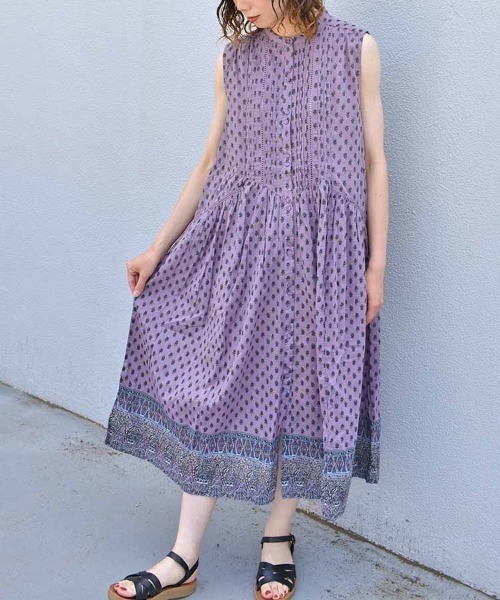 Bleu Bleuet(ブルーブルーエ)の「コットンボイルプリントノースリーブワンピース(ワンピース・レディース・チャコール/ラベンダー/ライトブルー・FREE)」の12枚目の写真