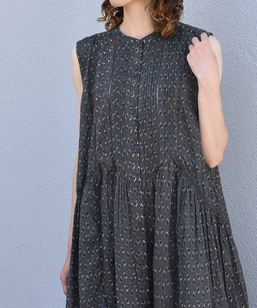 Bleu Bleuet(ブルーブルーエ)の「コットンボイルプリントノースリーブワンピース(ワンピース・レディース・チャコール/ラベンダー/ライトブルー・FREE)」の20枚目の写真