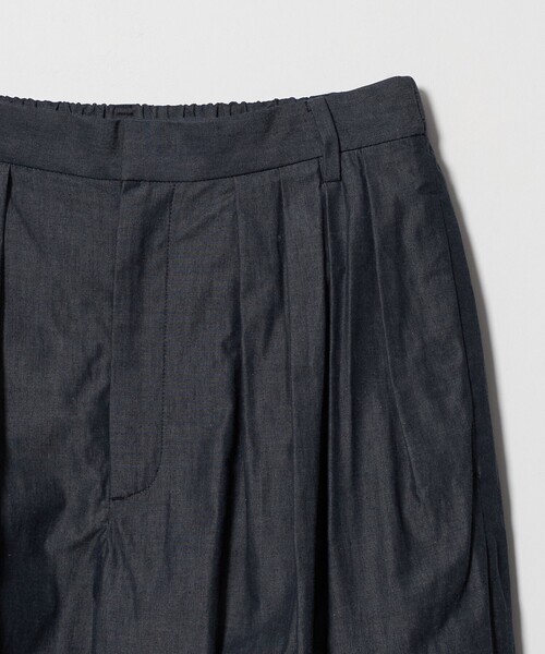 UNITED ARROWS(ユナイテッドアローズ)の「デニムライク タック ビッグ ワイドパンツ(スラックス・レディース・ネイビー・38/36)」の11枚目の写真