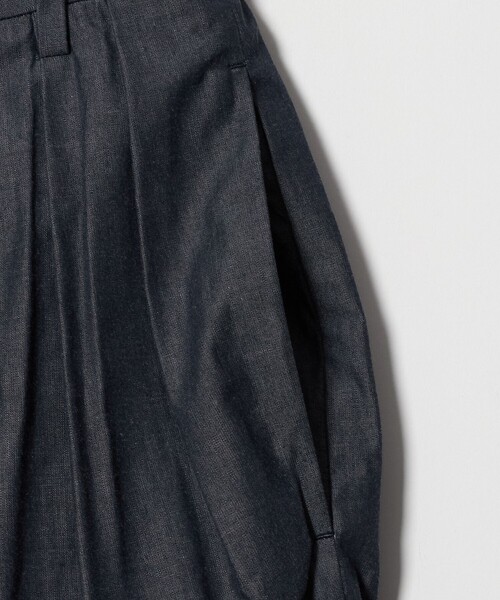 UNITED ARROWS(ユナイテッドアローズ)の「デニムライク タック ビッグ ワイドパンツ(スラックス・レディース・ネイビー・38/36)」の12枚目の写真