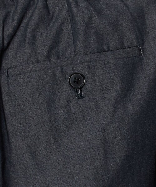 UNITED ARROWS(ユナイテッドアローズ)の「デニムライク タック ビッグ ワイドパンツ(スラックス・レディース・ネイビー・38/36)」の13枚目の写真