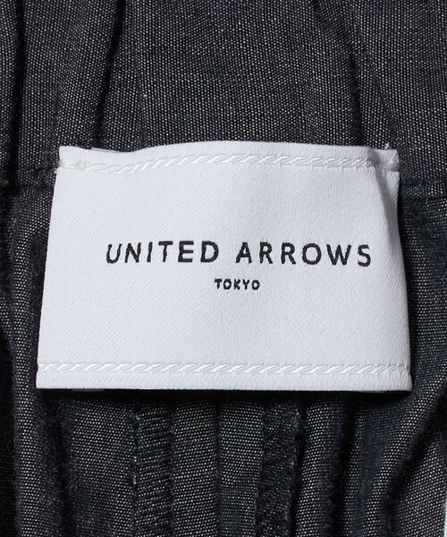 UNITED ARROWS(ユナイテッドアローズ)の「デニムライク タック ビッグ ワイドパンツ(スラックス・レディース・ネイビー・38/36)」の17枚目の写真