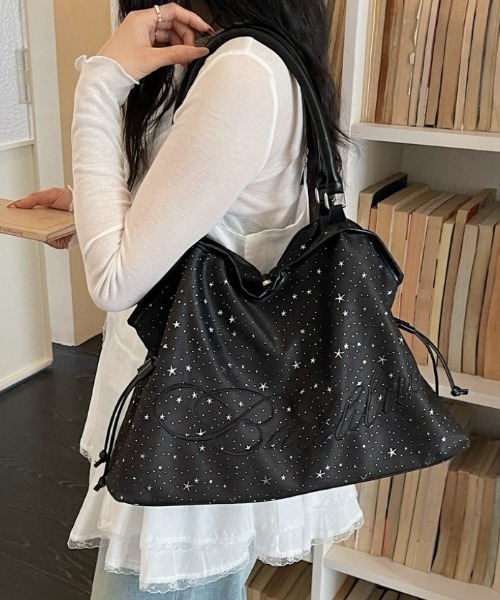 Mejoul(メジュール)の「【2026春夏新作】きらきらビジューロゴ刺繍 ドローストリング大容量トートバッグ(トートバッグ・レディース・ブラック/ピンク/ホワイト/ブルー・F)」の13枚目の写真