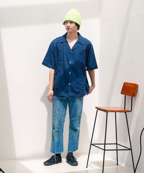 ROUGH TRADE(ラフトレード)の「【ROUGH TRADE/ラフトレード】【遊び心を持たせた大人にぴったりな一枚】キューバシャツ 半袖シャツ 麻 レーヨン 落ち感 リラックスシルエット フロント刺繍 ユニセックス(シャツ/ブラウス・メンズ・ワイン/ブルー・LARGE)」の4枚目の写真