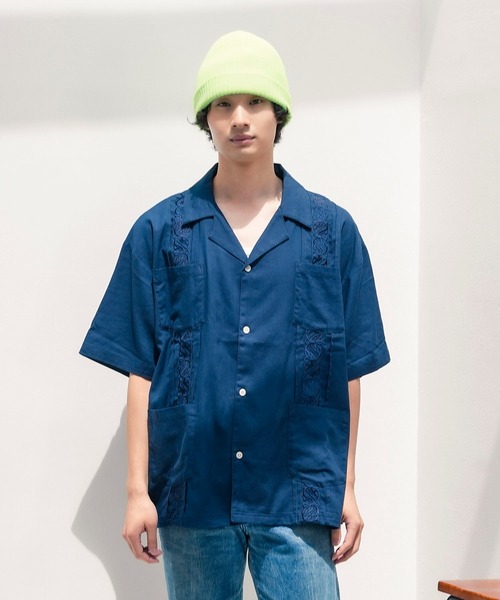 ROUGH TRADE(ラフトレード)の「【ROUGH TRADE/ラフトレード】【遊び心を持たせた大人にぴったりな一枚】キューバシャツ 半袖シャツ 麻 レーヨン 落ち感 リラックスシルエット フロント刺繍 ユニセックス(シャツ/ブラウス・メンズ・ワイン/ブルー・LARGE)」の6枚目の写真