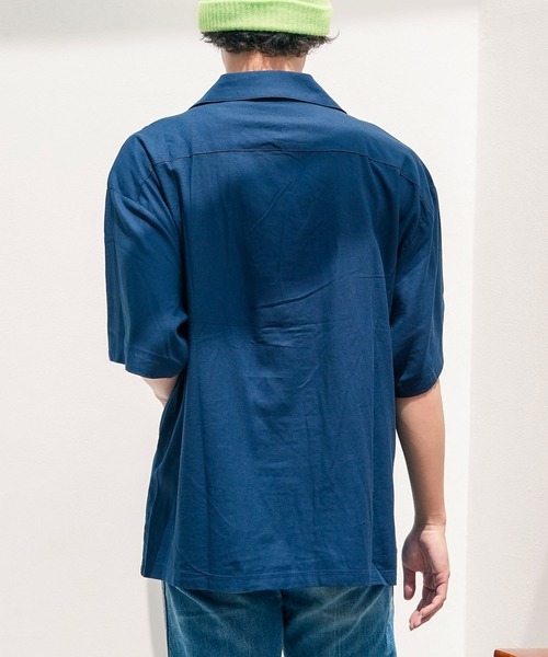 ROUGH TRADE(ラフトレード)の「【ROUGH TRADE/ラフトレード】【遊び心を持たせた大人にぴったりな一枚】キューバシャツ 半袖シャツ 麻 レーヨン 落ち感 リラックスシルエット フロント刺繍 ユニセックス(シャツ/ブラウス・メンズ・ワイン/ブルー・LARGE)」の7枚目の写真