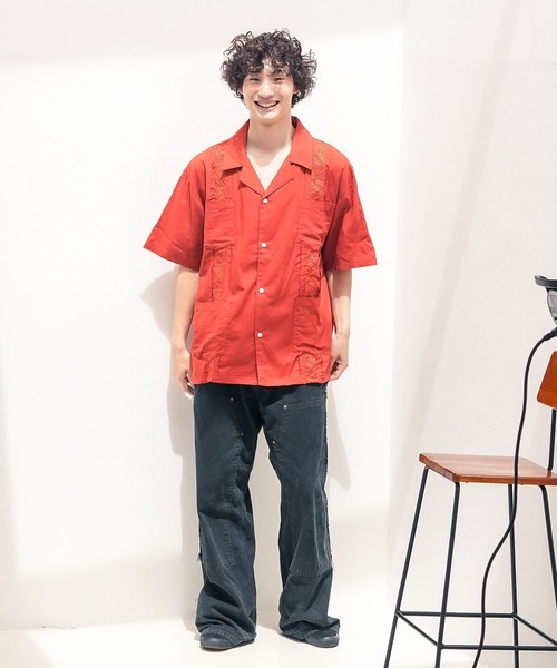 ROUGH TRADE(ラフトレード)の「【ROUGH TRADE/ラフトレード】【遊び心を持たせた大人にぴったりな一枚】キューバシャツ 半袖シャツ 麻 レーヨン 落ち感 リラックスシルエット フロント刺繍 ユニセックス(シャツ/ブラウス・メンズ・ワイン/ブルー・LARGE)」の8枚目の写真