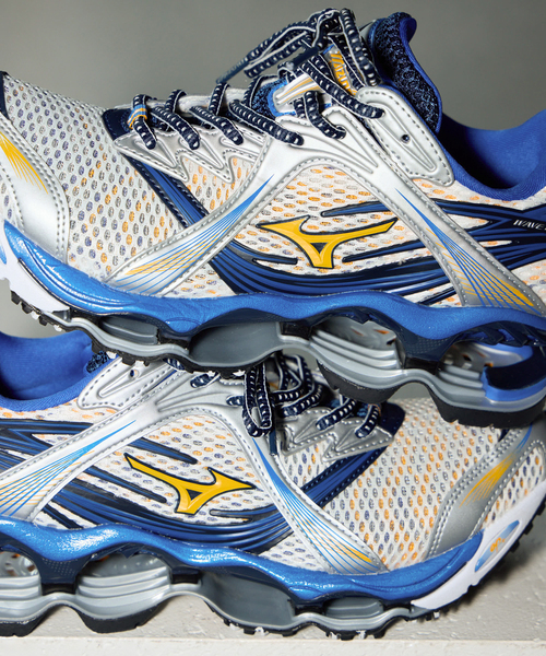 MIZUNO(ミズノ )の「MIZUNO WAVE PROPHECY 1 D1GA265501:スニーカー(スニーカー・レディース・ブルー・26cm/25cm/24cm/23cm)」の2枚目の写真