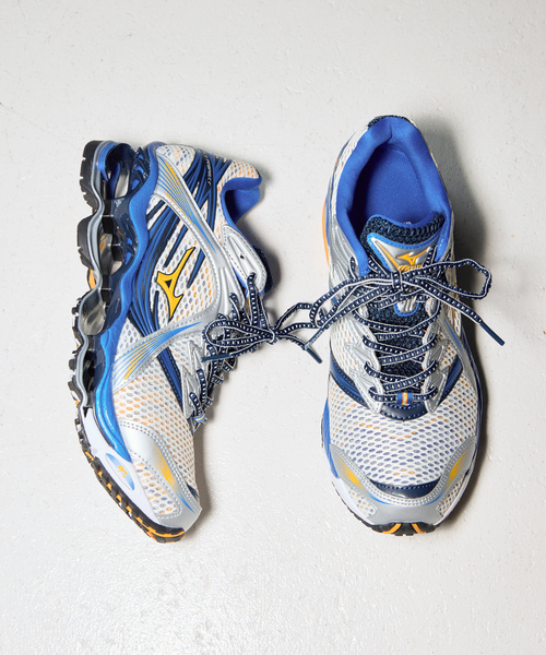 MIZUNO(ミズノ )の「MIZUNO WAVE PROPHECY 1 D1GA265501:スニーカー(スニーカー・レディース・ブルー・26cm/25cm/24cm/23cm)」の4枚目の写真