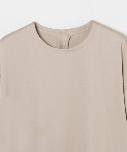 HELIOPOLE(エリオポール)の「SILKY TWILL TEE BLOUSE / シルキー ツイル ティー ブラウス(シャツ/ブラウス・レディース・ブルー/ベージュ・38)」の4枚目の写真