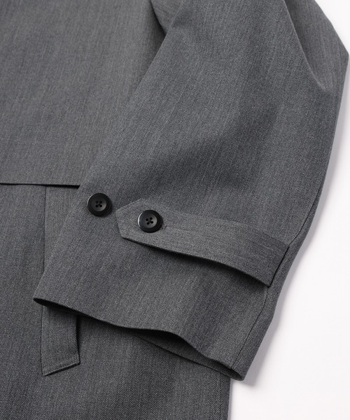 CULLNI(クルニ)の「Wool Gabardine Tielocken Leather Collar Long Coat(ステンカラーコート・メンズ・グレー/ブラック/ベージュ・1/2)」の15枚目の写真