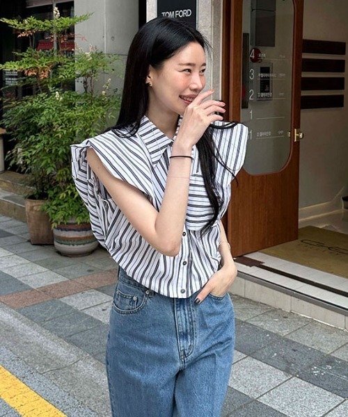 FAVORITO（ファヴォリート）の「襟付きノースリーブシャツ（シャツ/ブラウス・レディース・ブルー/ブラウン・F）」の22枚目の写真